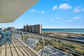 Bella Luna 810-Large Corner Unit with Spectacular Views of Beach & Bay